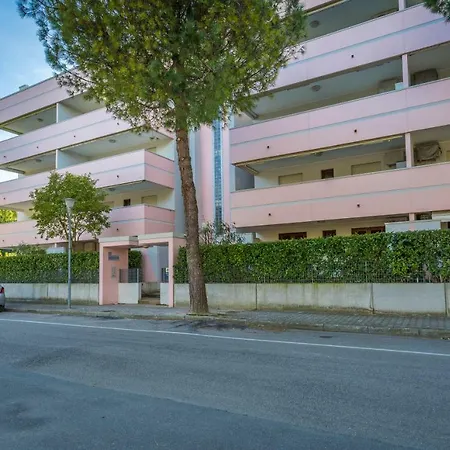 Flat Garage *